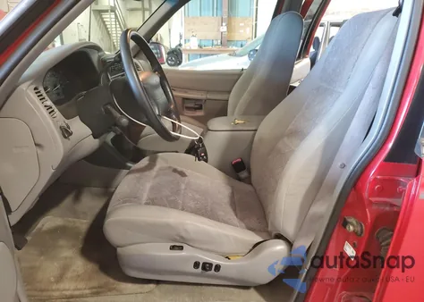 1998 Ford Explorer z USA, uszkodzony, nr VIN 1FMZU34E4WZB00945